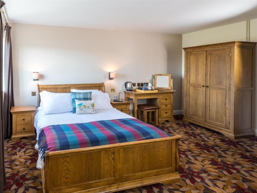 Three Horseshoes Inn Powerstock ห้อง รูปภาพ