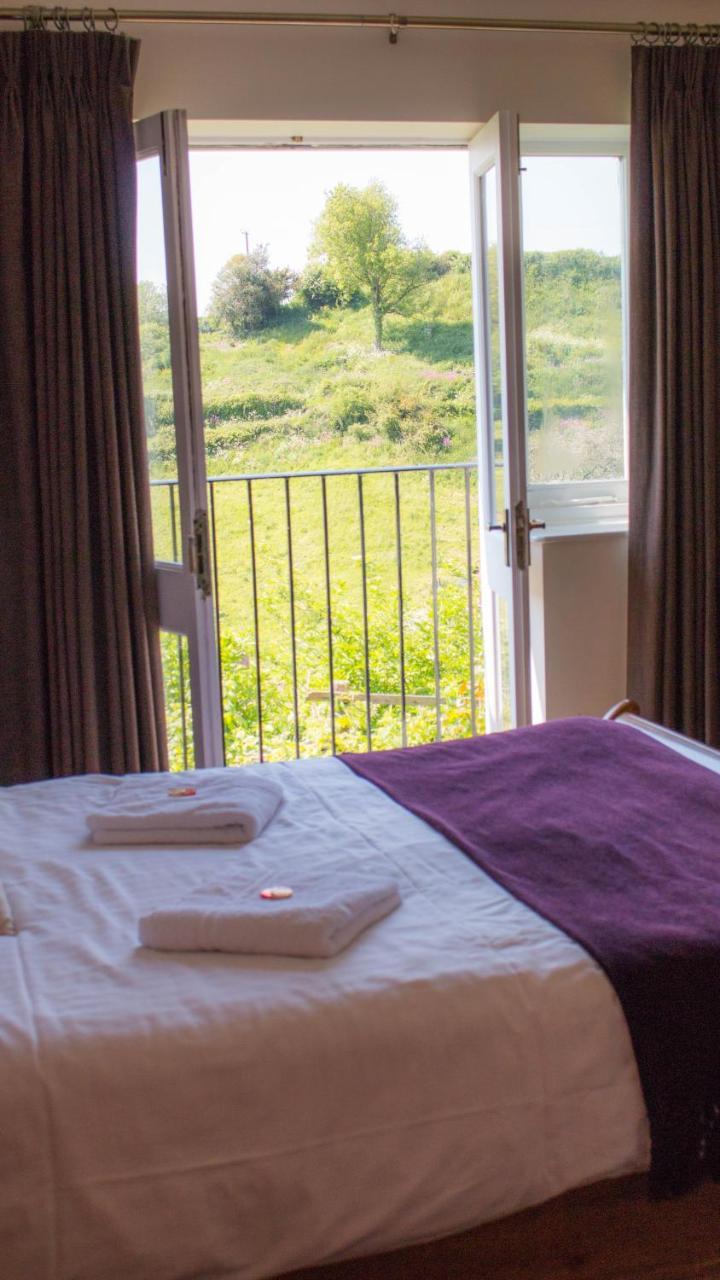 Three Horseshoes Inn Powerstock ภายนอก รูปภาพ